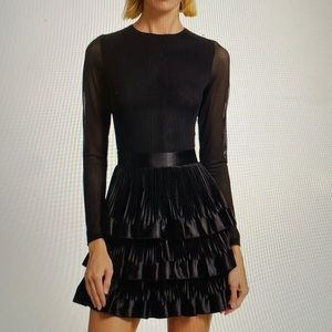 NWOT Alice + Olivia Chara Ruffled Mini Dress
